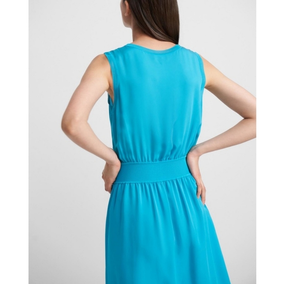Nwt Theoryribbed Trim Dress In Silk 